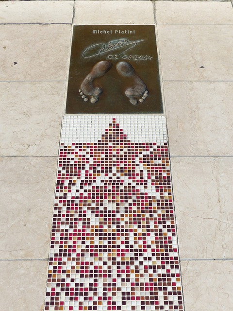 附加赛首回合3比0大胜 PSG多特蒙德踢进欧冠16强.